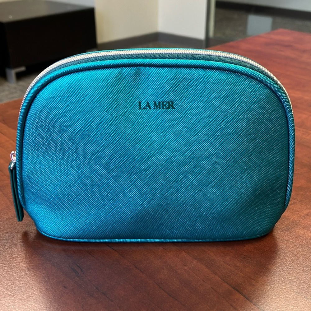 NWOT La Mer Metallic Green Cosmetic Pouch